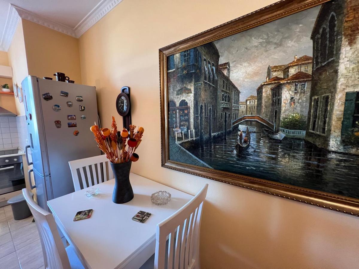 City Center Apartment In Shkodër Екстериор снимка